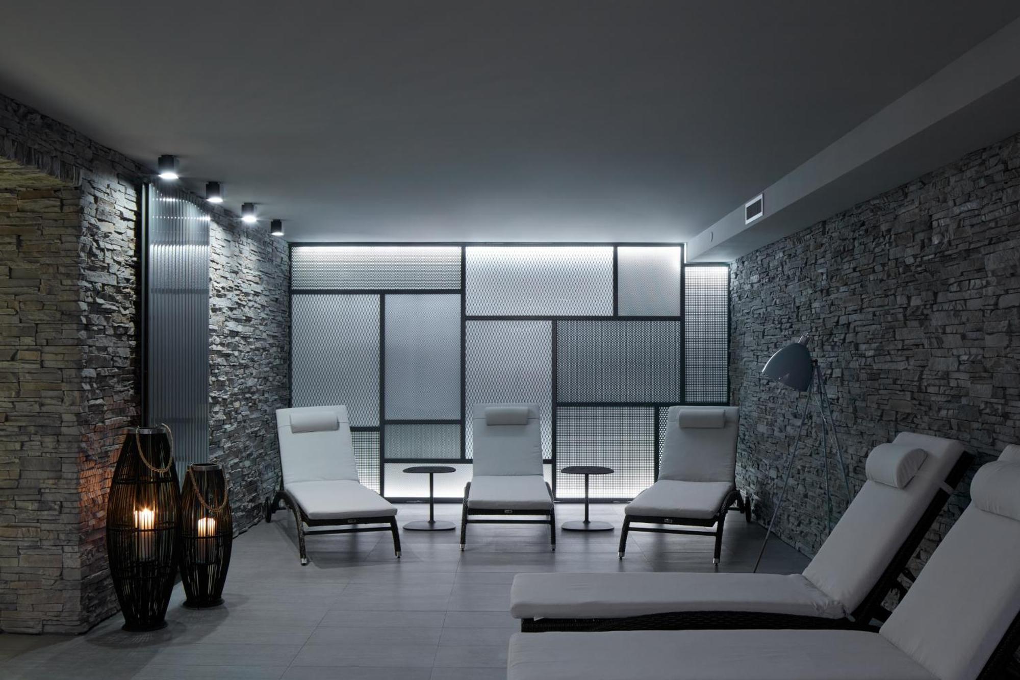 Hotel Wulfenia 4S - Adults Only Зоненалпе Насфелд Екстериор снимка