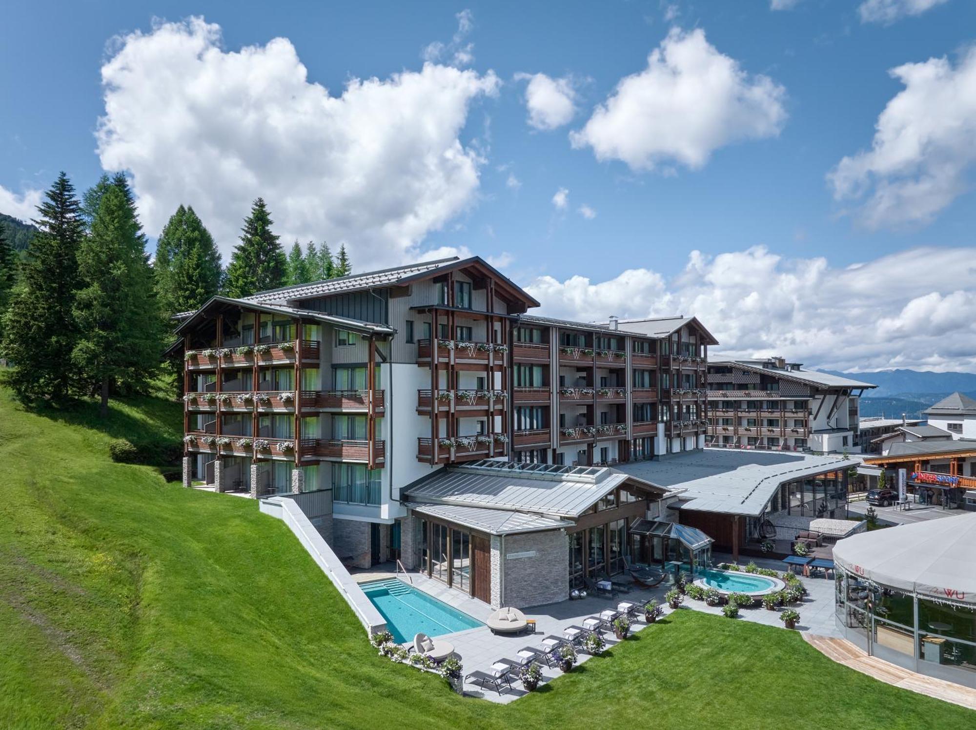 Hotel Wulfenia 4S - Adults Only Зоненалпе Насфелд Екстериор снимка